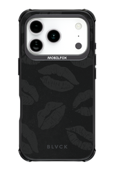 Dark Lips - Apple iPhone 17 Pro